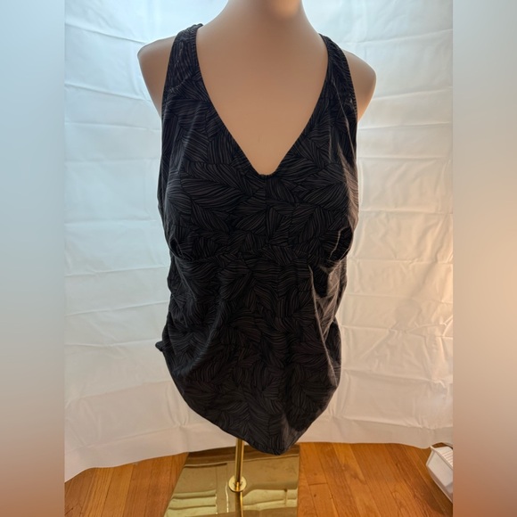 Kona Sol Black Sleeveless Fitted Swim Top - Picture 1 of 7